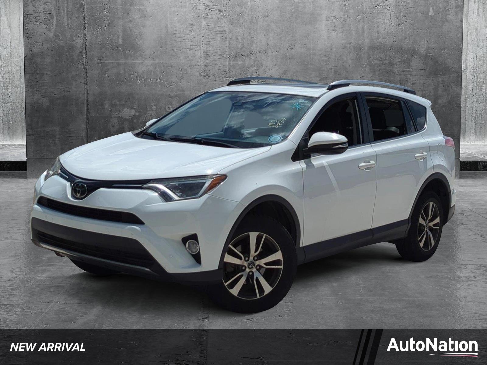 2018 Toyota RAV4 Vehicle Photo in Pembroke Pines, FL 33027
