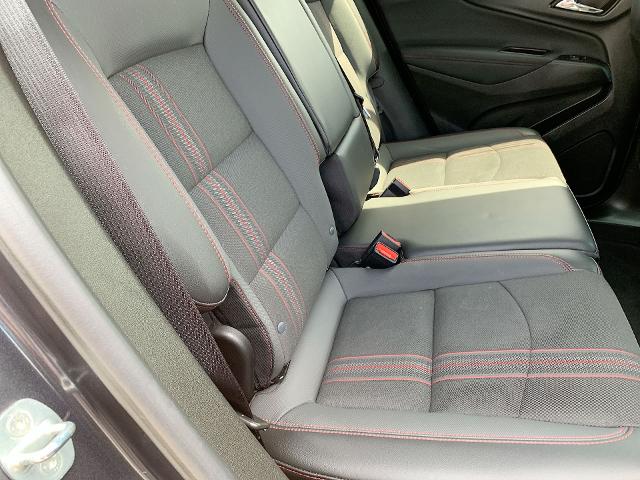 2022 Chevrolet Equinox Vehicle Photo in MOON TOWNSHIP, PA 15108-2571