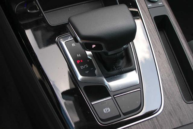 2024 Audi Q5 Vehicle Photo in SUGAR LAND, TX 77478