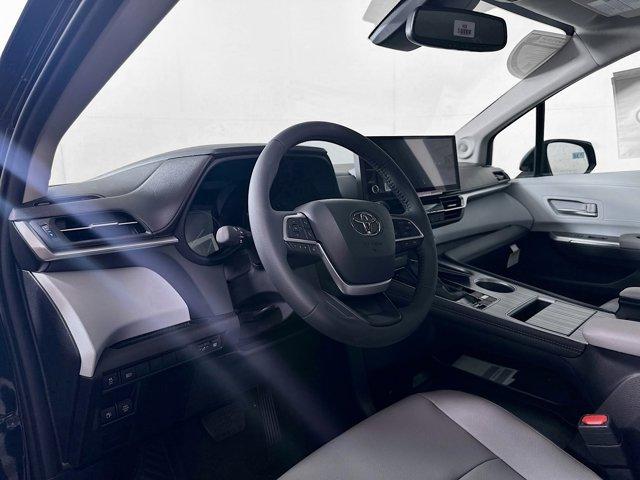 2025 Toyota Sienna Vehicle Photo in Flemington, NJ 08822