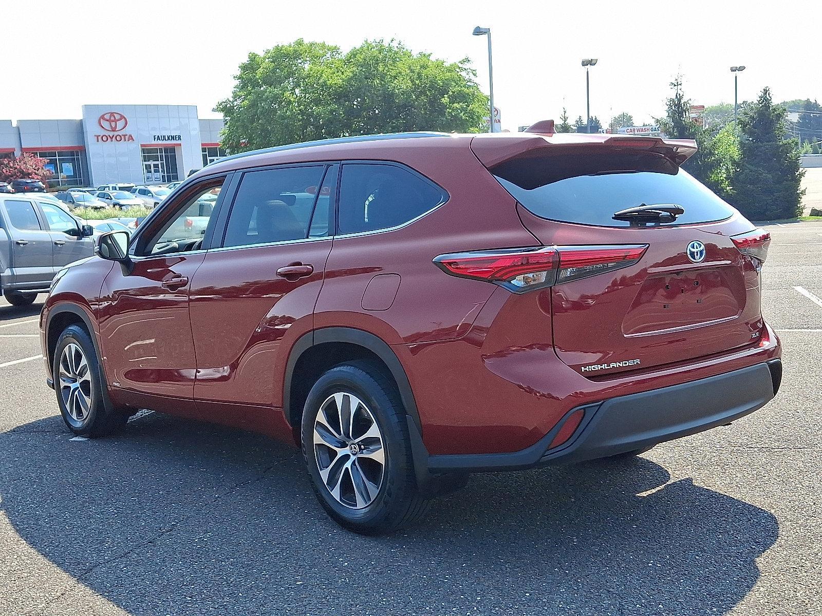 2023 Toyota Highlander Vehicle Photo in Trevose, PA 19053