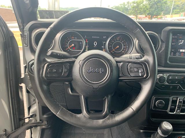 2021 Jeep Gladiator Vehicle Photo in MOON TOWNSHIP, PA 15108-2571