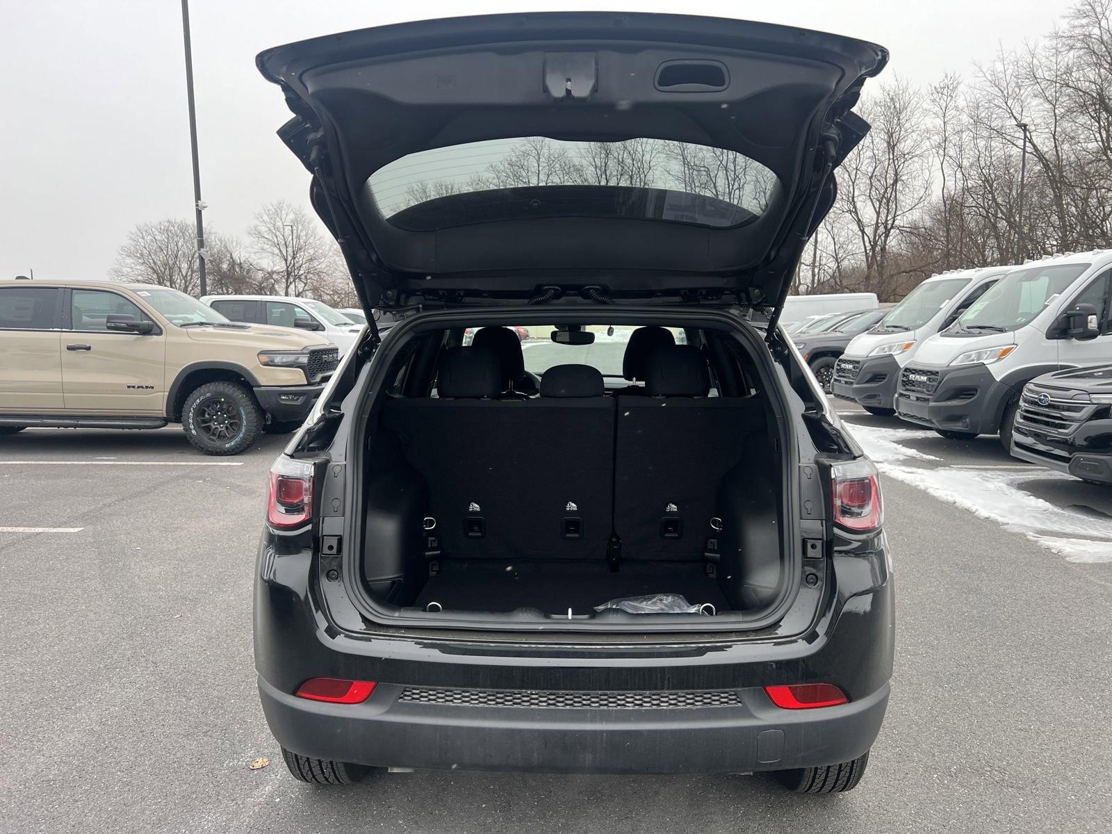 2025 Jeep Compass Vehicle Photo in Mechanicsburg, PA 17050-1707
