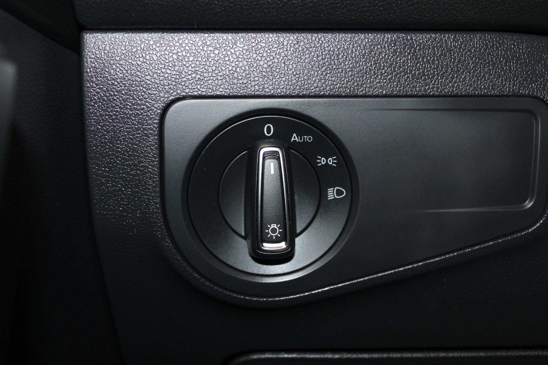 2021 Volkswagen Tiguan Vehicle Photo in NORTHAMPTON, MA 01060-1120