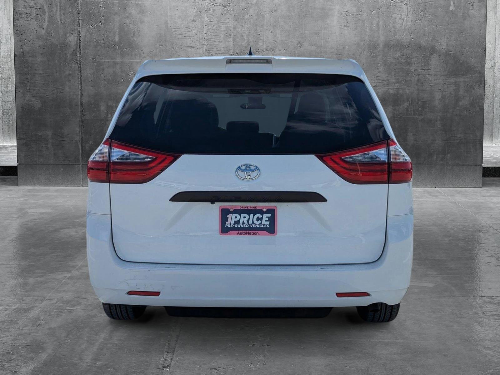 2020 Toyota Sienna Vehicle Photo in Ft. Myers, FL 33907