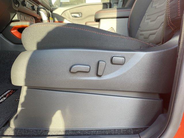 2025 Nissan Frontier Vehicle Photo in Flemington, NJ 08822