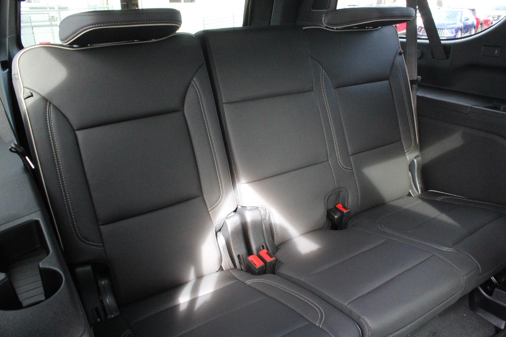 2025 GMC Yukon XL Vehicle Photo in AURORA, CO 80012-4011