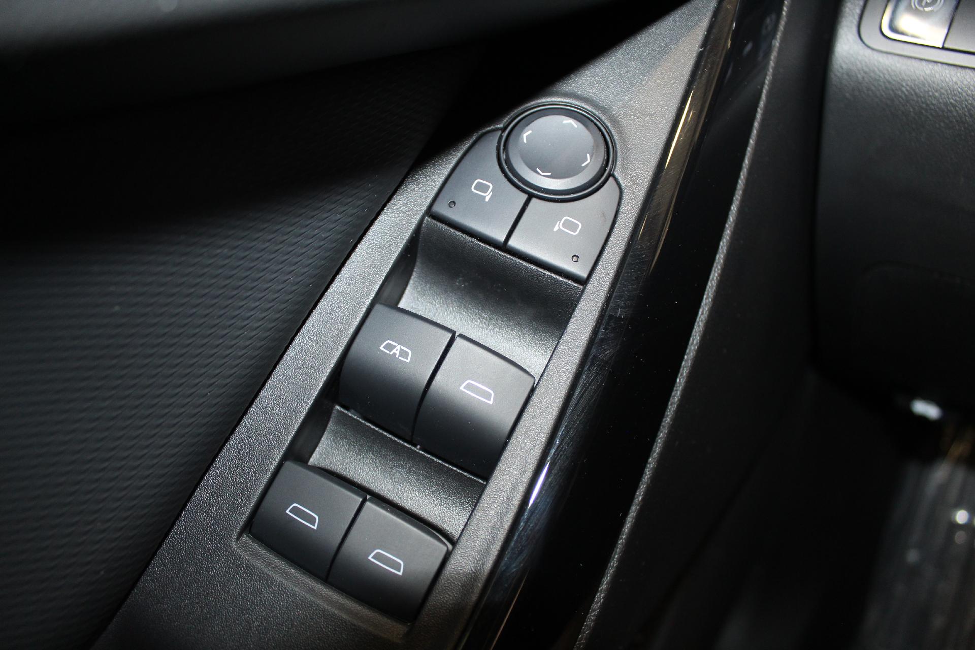 2025 Chevrolet Equinox Vehicle Photo in NORTHAMPTON, MA 01060-1120