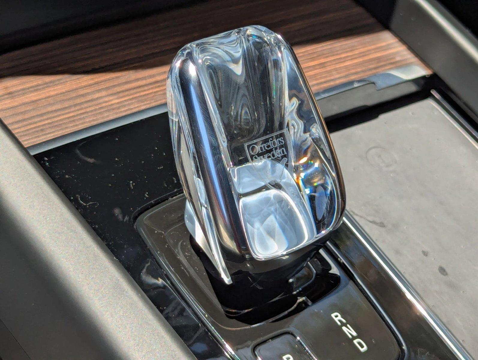 2022 Volvo XC60 Recharge Plug-In Hybrid Vehicle Photo in Delray Beach, FL 33444