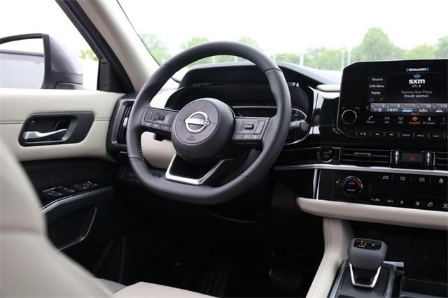 2025 Nissan Pathfinder Vehicle Photo in Hazelwood, MO 63042