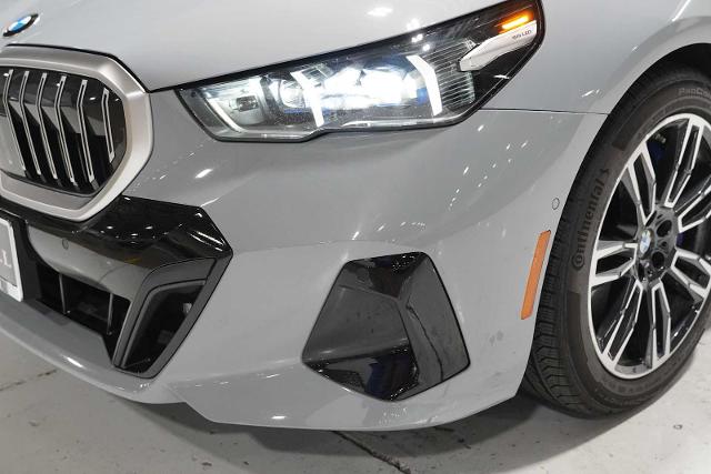 2025 BMW 540i xDrive Vehicle Photo in GRAPEVINE, TX 76051