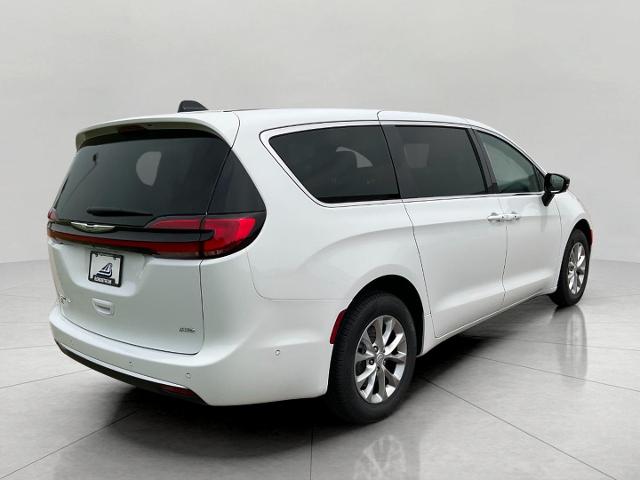 2025 Chrysler Pacifica Vehicle Photo in Kaukauna, WI 54130