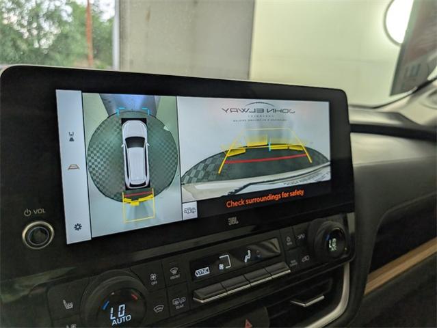 2024 Toyota Grand Highlander Vehicle Photo in ENGLEWOOD, CO 80113-6708