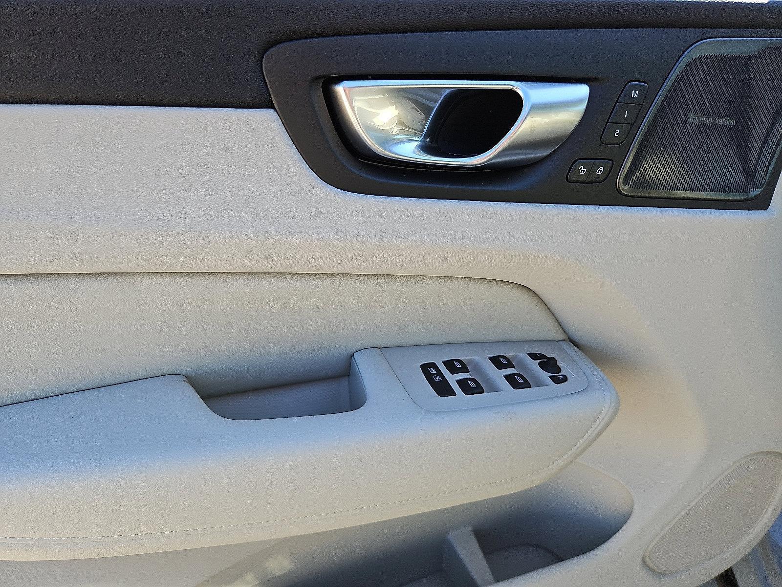 2026 Volvo XC60 Vehicle Photo in Trevose, PA 19053