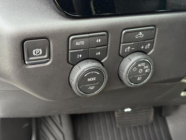 2026 Chevrolet Silverado 1500 Vehicle Photo in COLUMBIA, MO 65203-3903