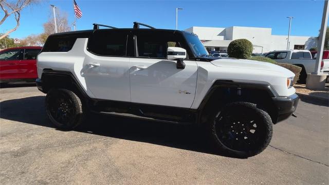 2025 GMC HUMMER EV SUV Vehicle Photo in GOODYEAR, AZ 85338-1310