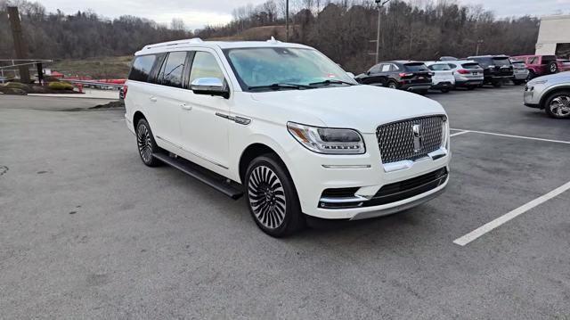 2021 Lincoln Navigator L Vehicle Photo in Pleasant Hills, PA 15236