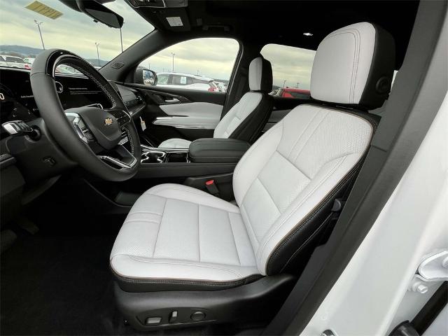 2025 Chevrolet Traverse Vehicle Photo in ALCOA, TN 37701-3235