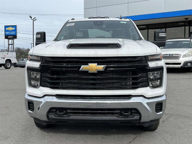 2024 Chevrolet Silverado 3500 HD Chassis Cab Vehicle Photo in ALCOA, TN 37701-3235