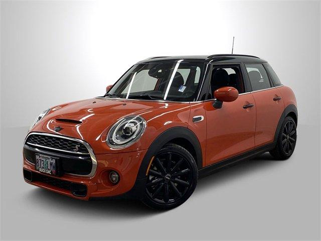 2020 MINI Cooper S Hardtop 4 Door Vehicle Photo in PORTLAND, OR 97225-3518