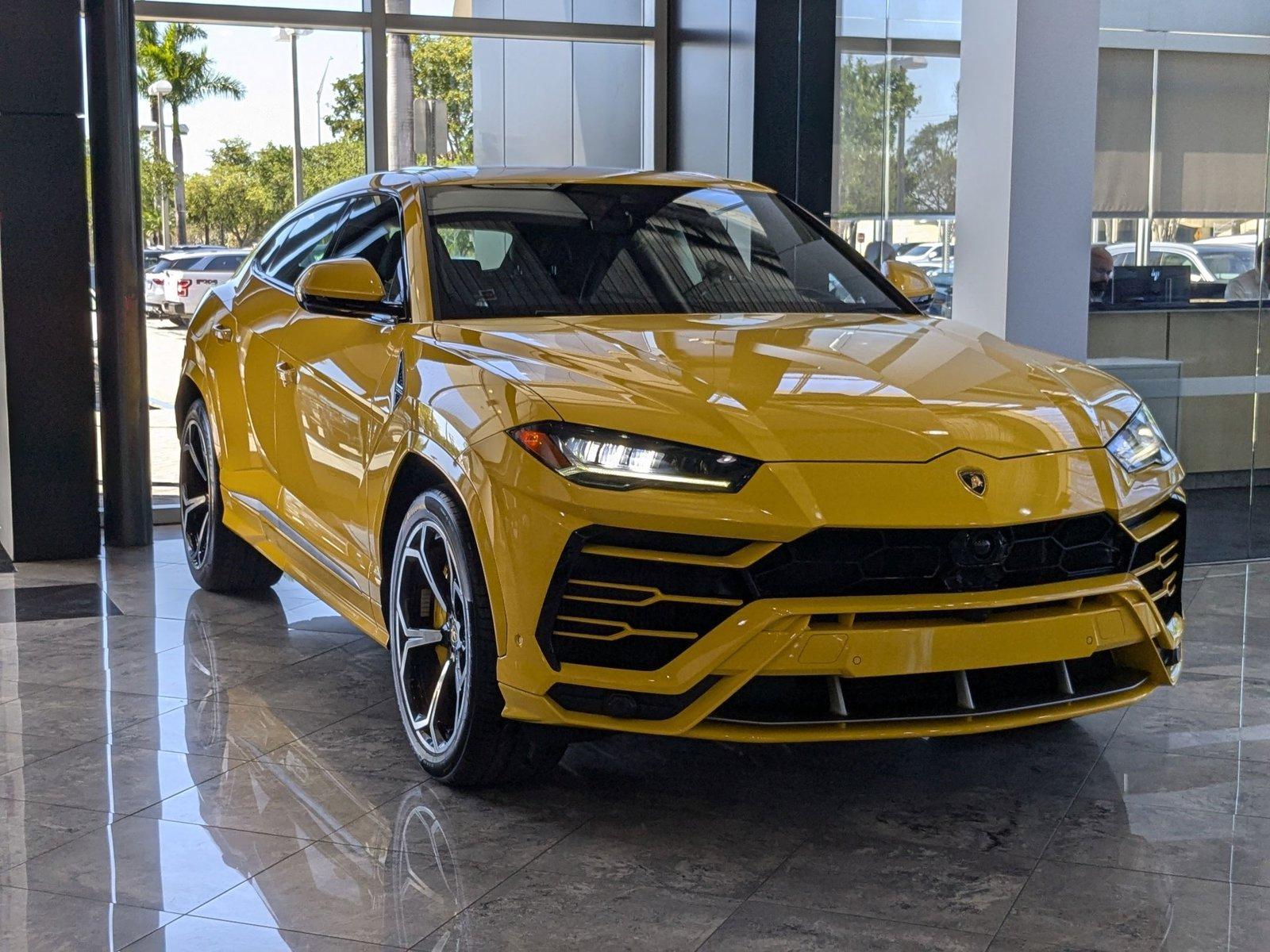 2021 Lamborghini Urus Vehicle Photo in Miami, FL 33169