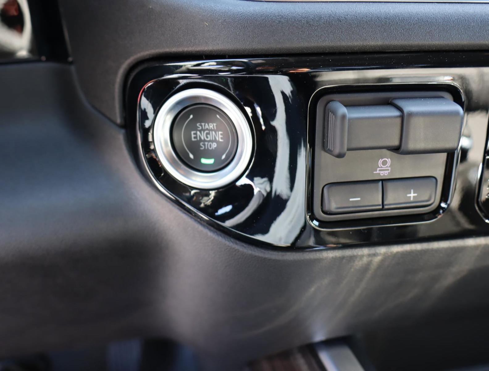 2025 Chevrolet Silverado 1500 Vehicle Photo in LOS ANGELES, CA 90007-3794