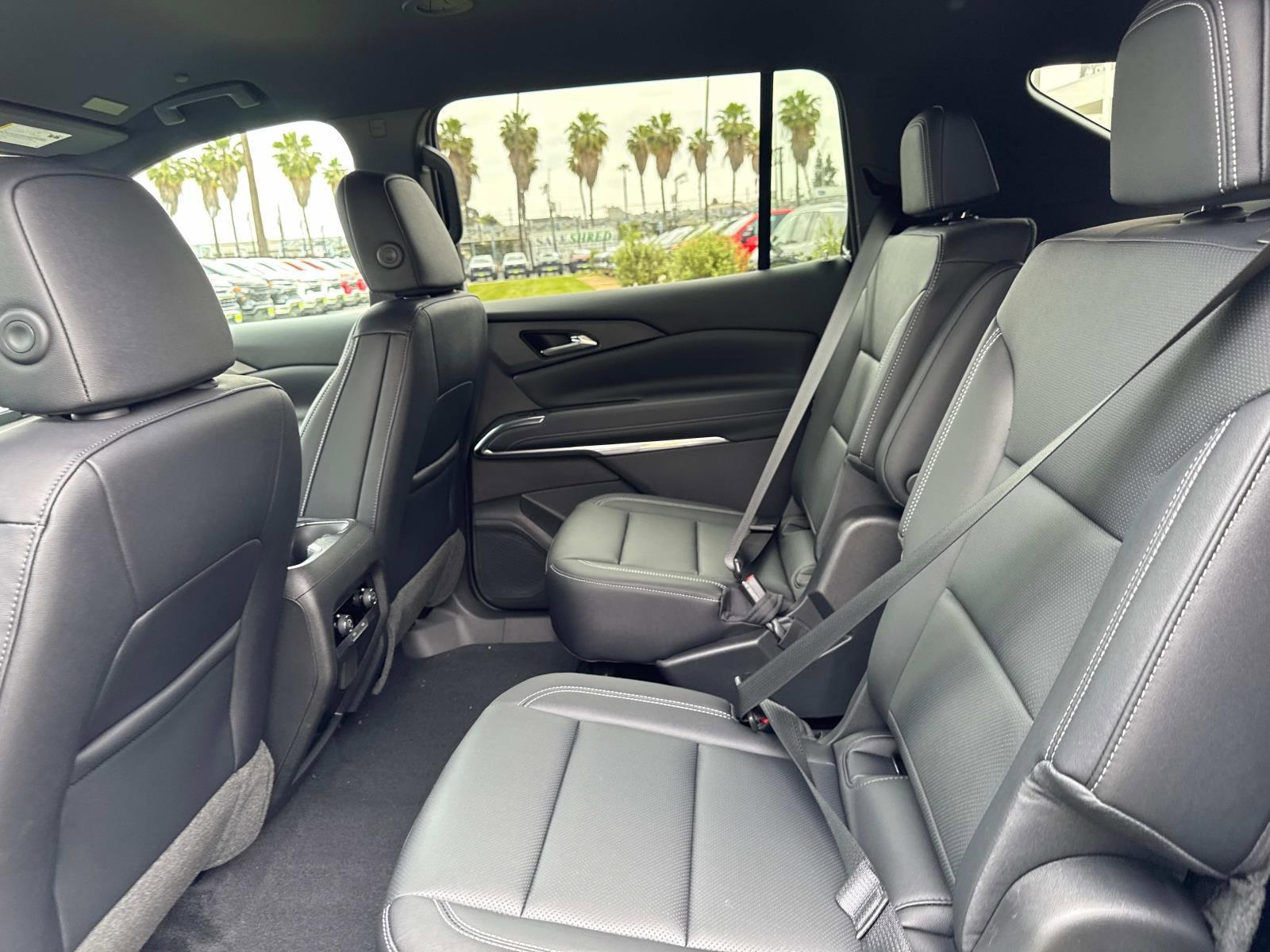 2025 Chevrolet Traverse Vehicle Photo in LOS ANGELES, CA 90007-3794