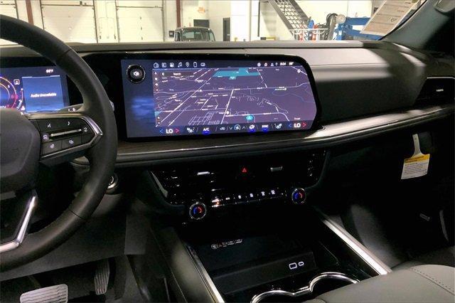 2025 Chevrolet Suburban Vehicle Photo in KANSAS CITY, MO 64114-4502