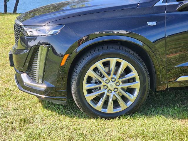 2022 Cadillac XT6 Vehicle Photo in DENTON, TX 76210-9321