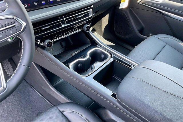 2025 Chevrolet Traverse Vehicle Photo in INDEPENDENCE, MO 64055-1314