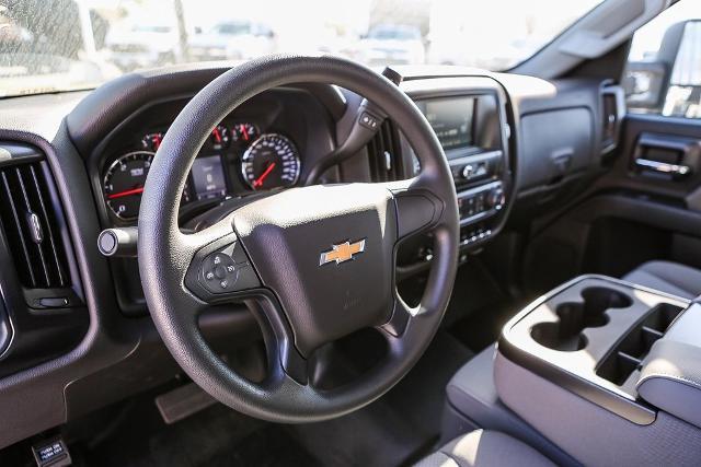 2023 Chevrolet Silverado Chassis Cab Vehicle Photo in VENTURA, CA 93003-8585