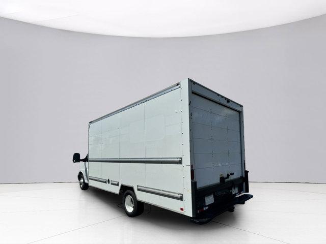 2019 GMC Savana Commercial Cutaway Vehicle Photo in LEOMINSTER, MA 01453-2952