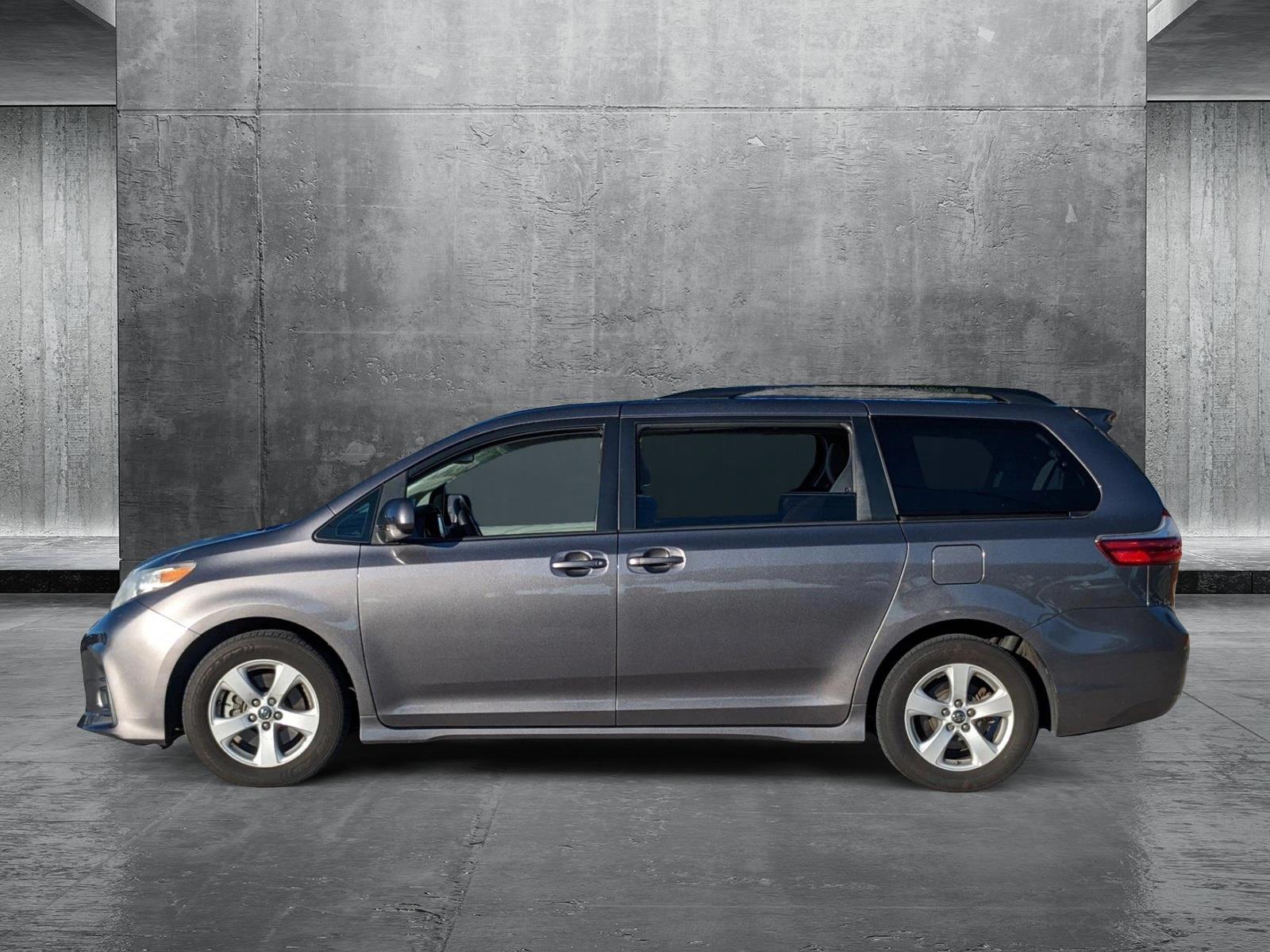 2020 Toyota Sienna Vehicle Photo in Davie, FL 33331