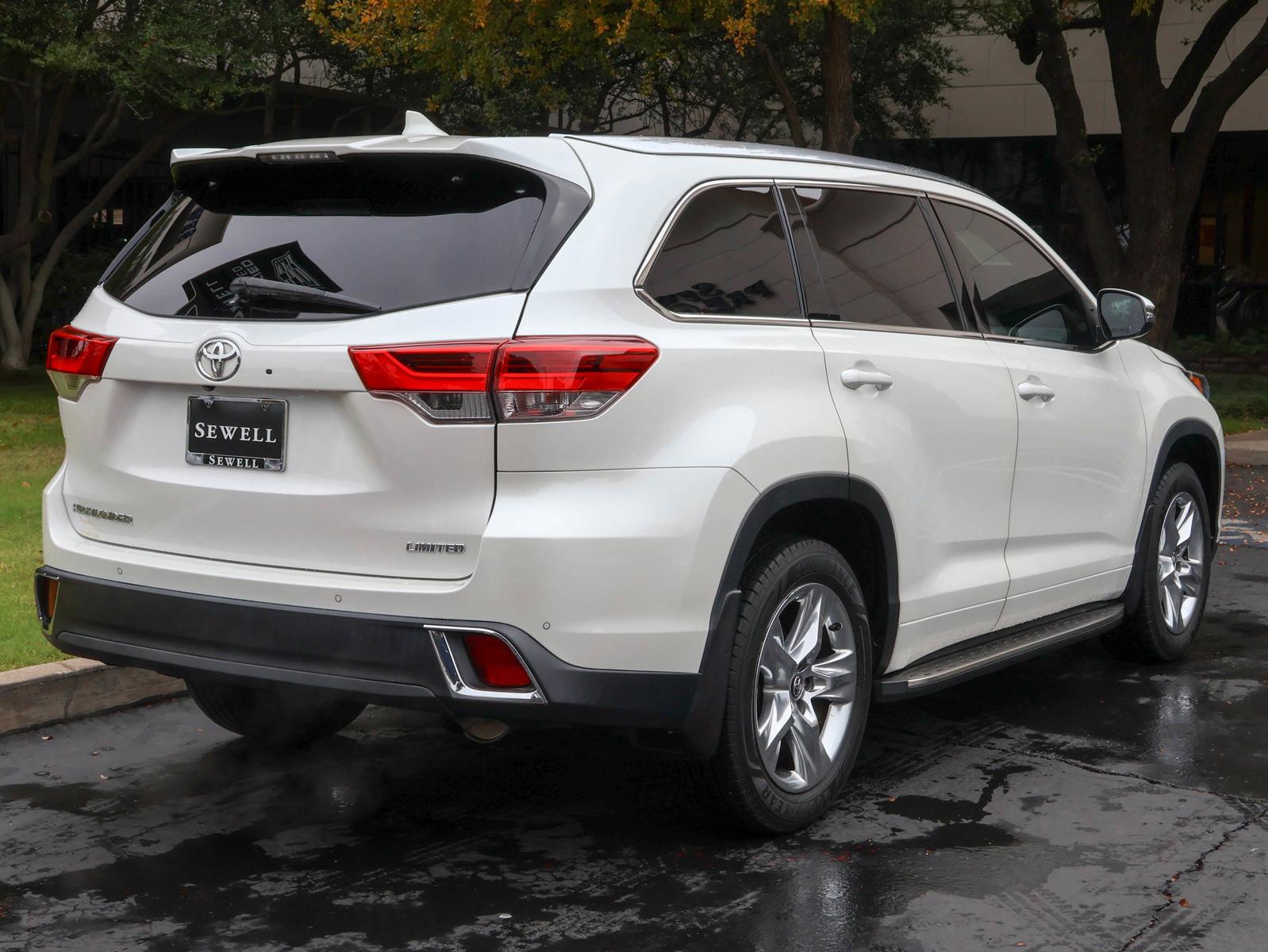 2019 Toyota Highlander Vehicle Photo in DALLAS, TX 75209-3095