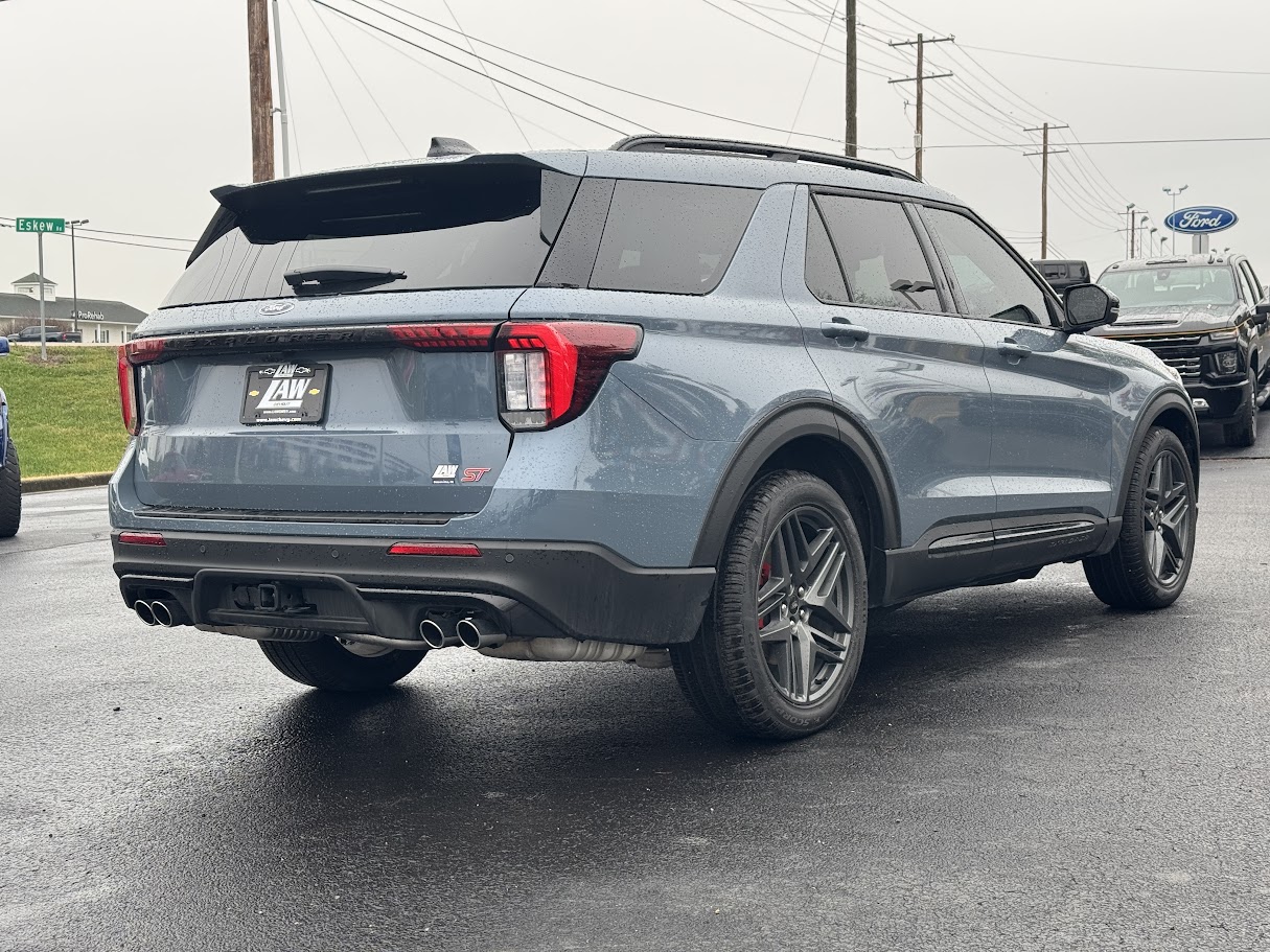 2025 Ford Explorer Vehicle Photo in BOONVILLE, IN 47601-9633