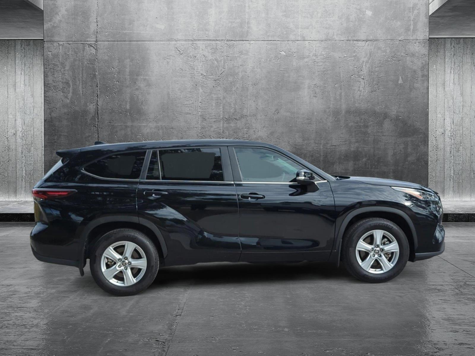 2024 Toyota Highlander Vehicle Photo in Ft. Myers, FL 33907