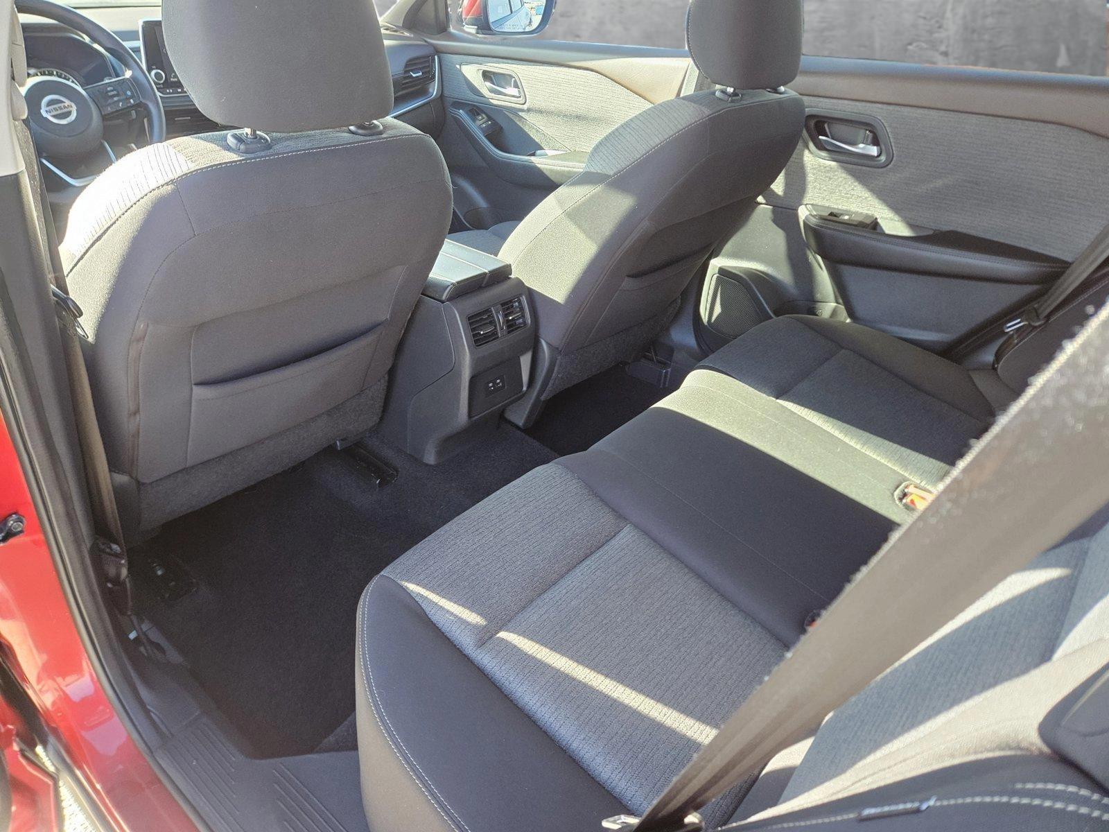 2021 Nissan ROGUE Vehicle Photo in NORTH RICHLAND HILLS, TX 76180-7199