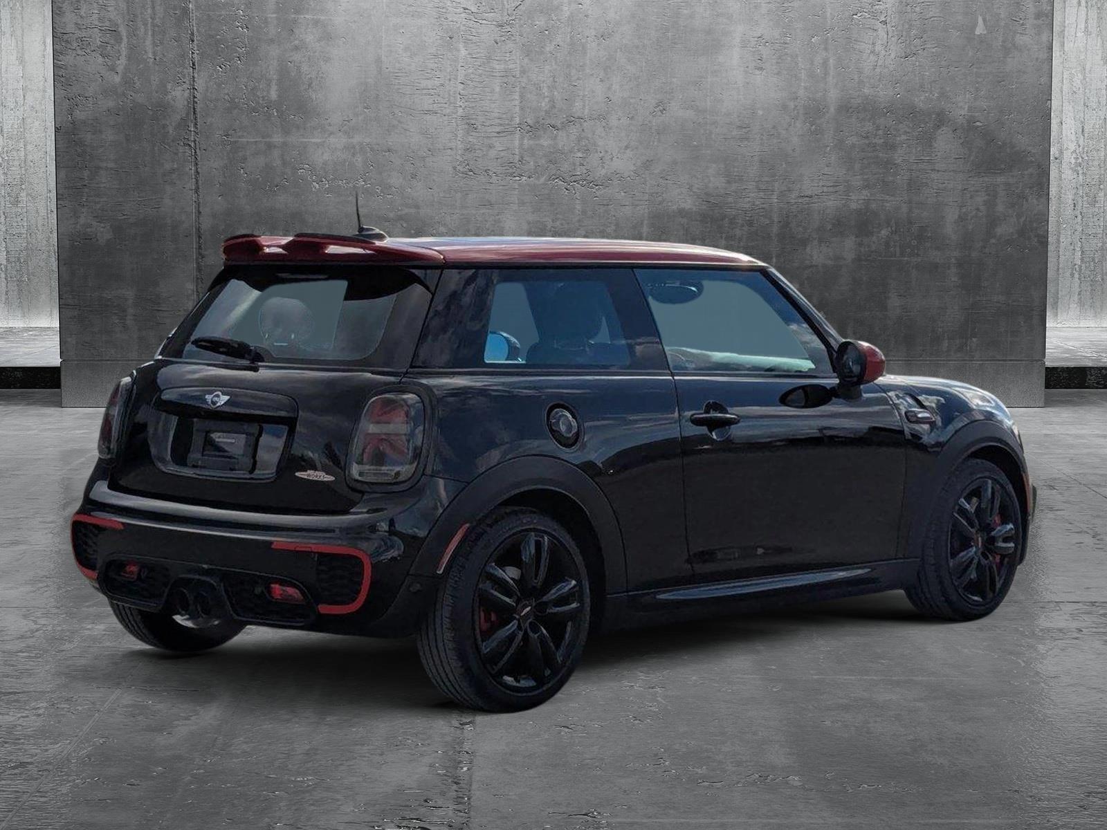 2017 MINI John Cooper Works Hardtop Vehicle Photo in Spokane Valley, WA 99206