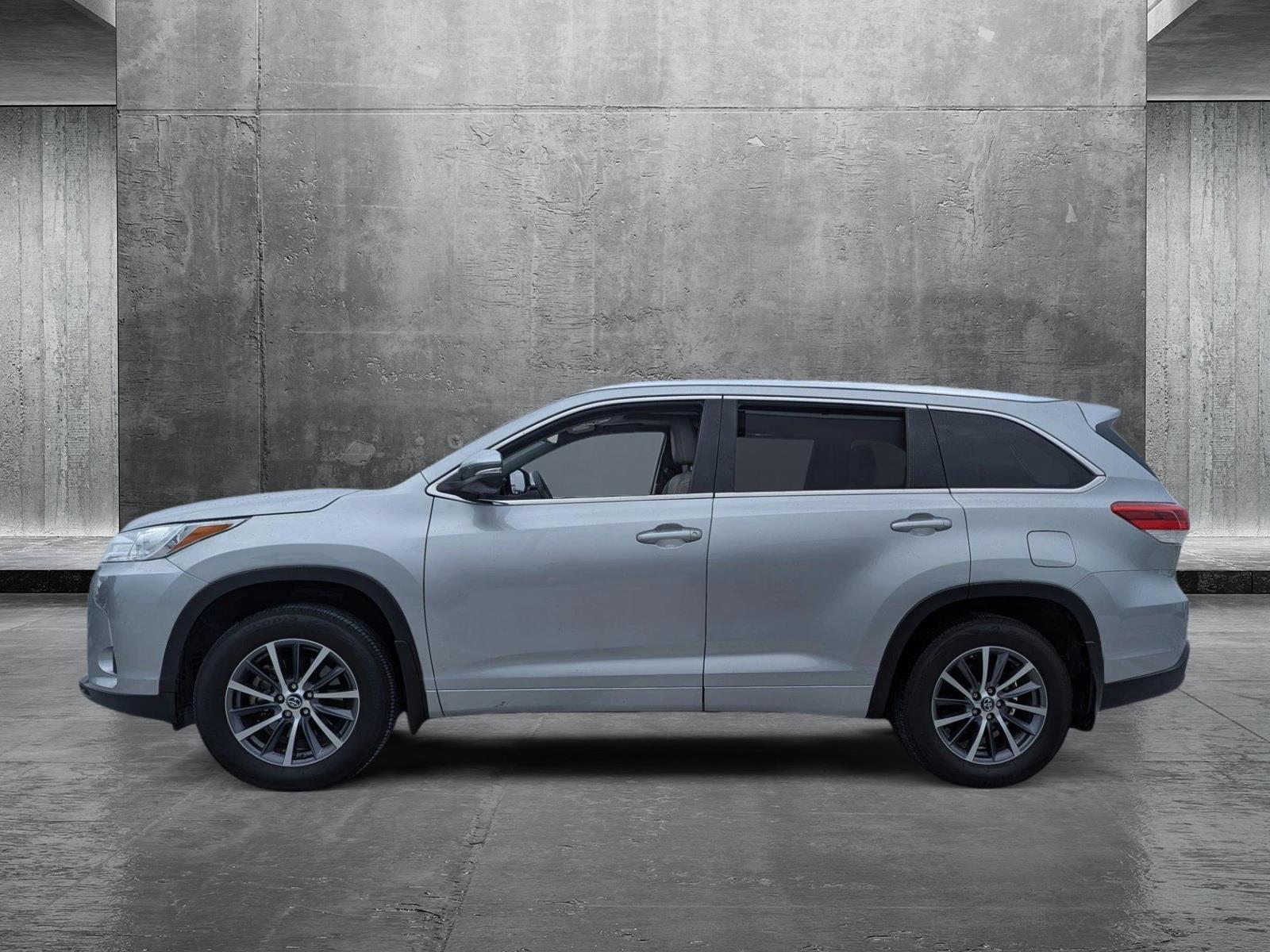 2017 Toyota Highlander Vehicle Photo in Ft. Myers, FL 33907