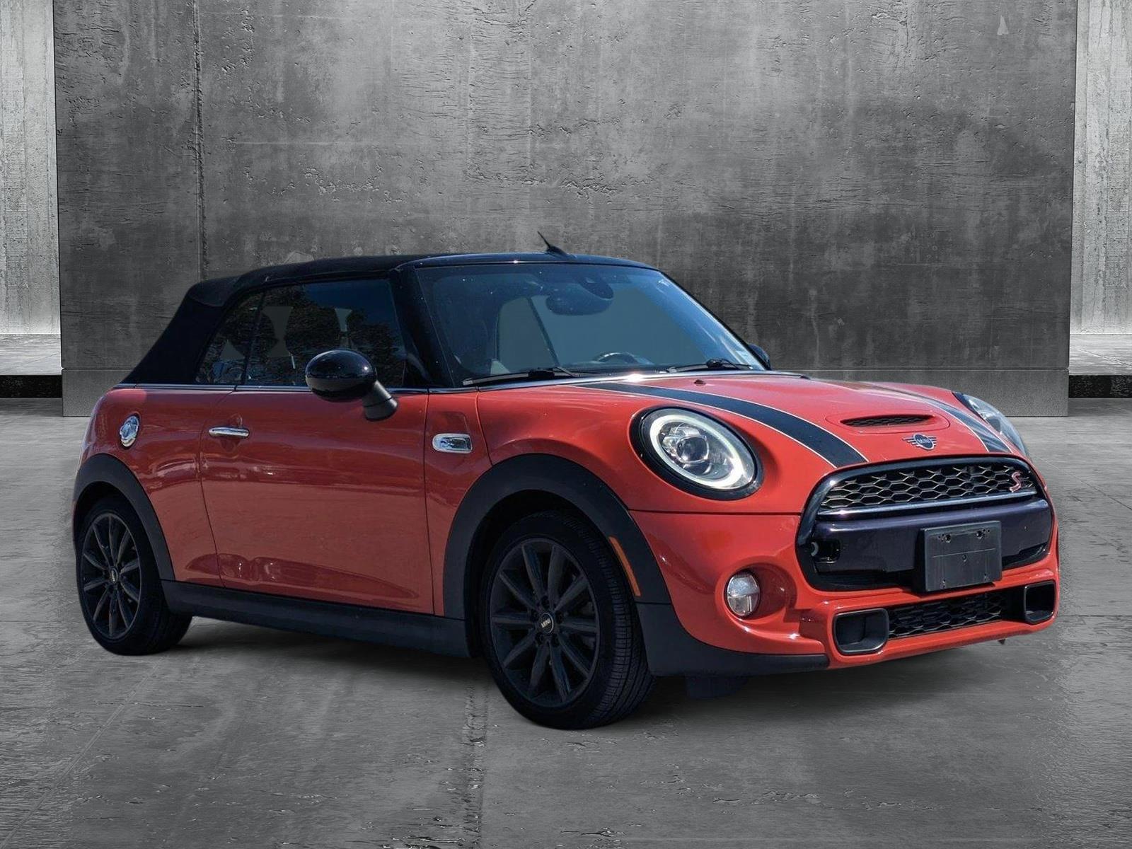 2019 MINI Convertible Vehicle Photo in GREENACRES, FL 33463-3207