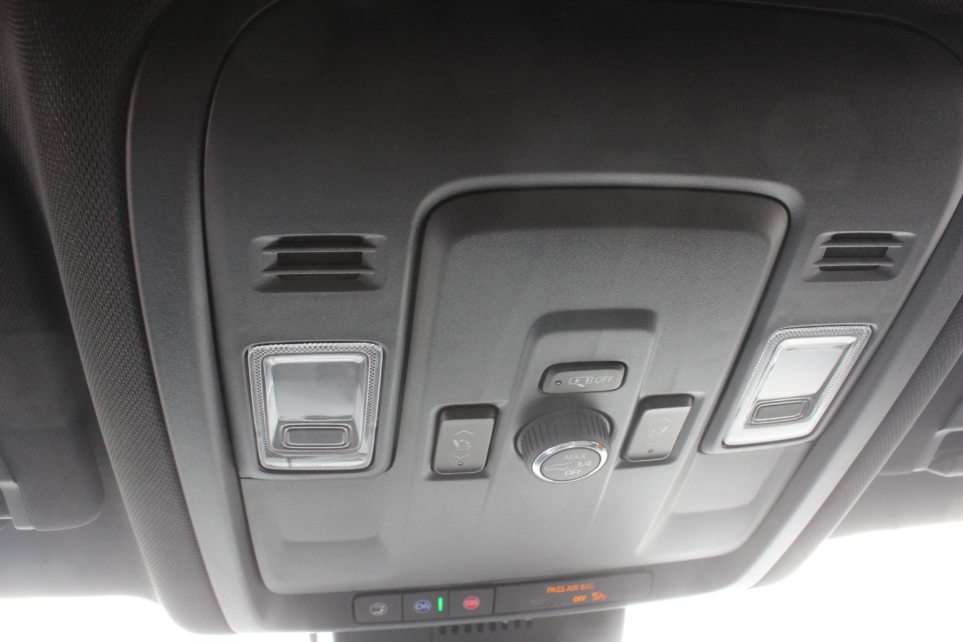 2025 GMC Yukon XL Vehicle Photo in AURORA, CO 80012-4011