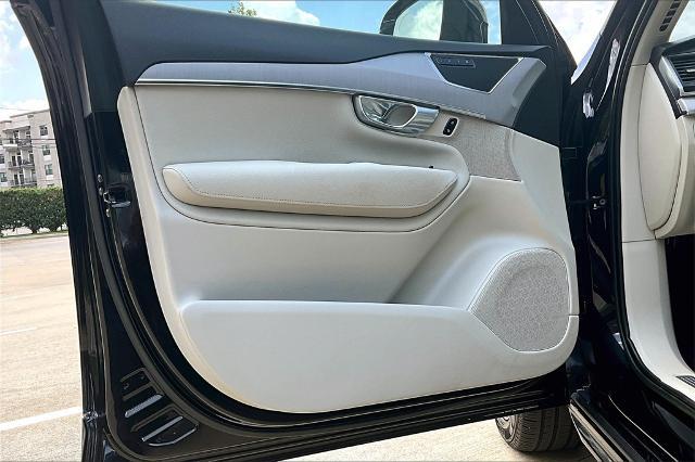 2022 Volvo XC90 Vehicle Photo in Houston, TX 77007