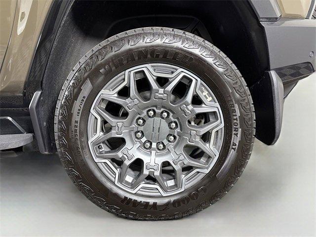 2025 GMC HUMMER EV SUV Vehicle Photo in PUYALLUP, WA 98371-4149