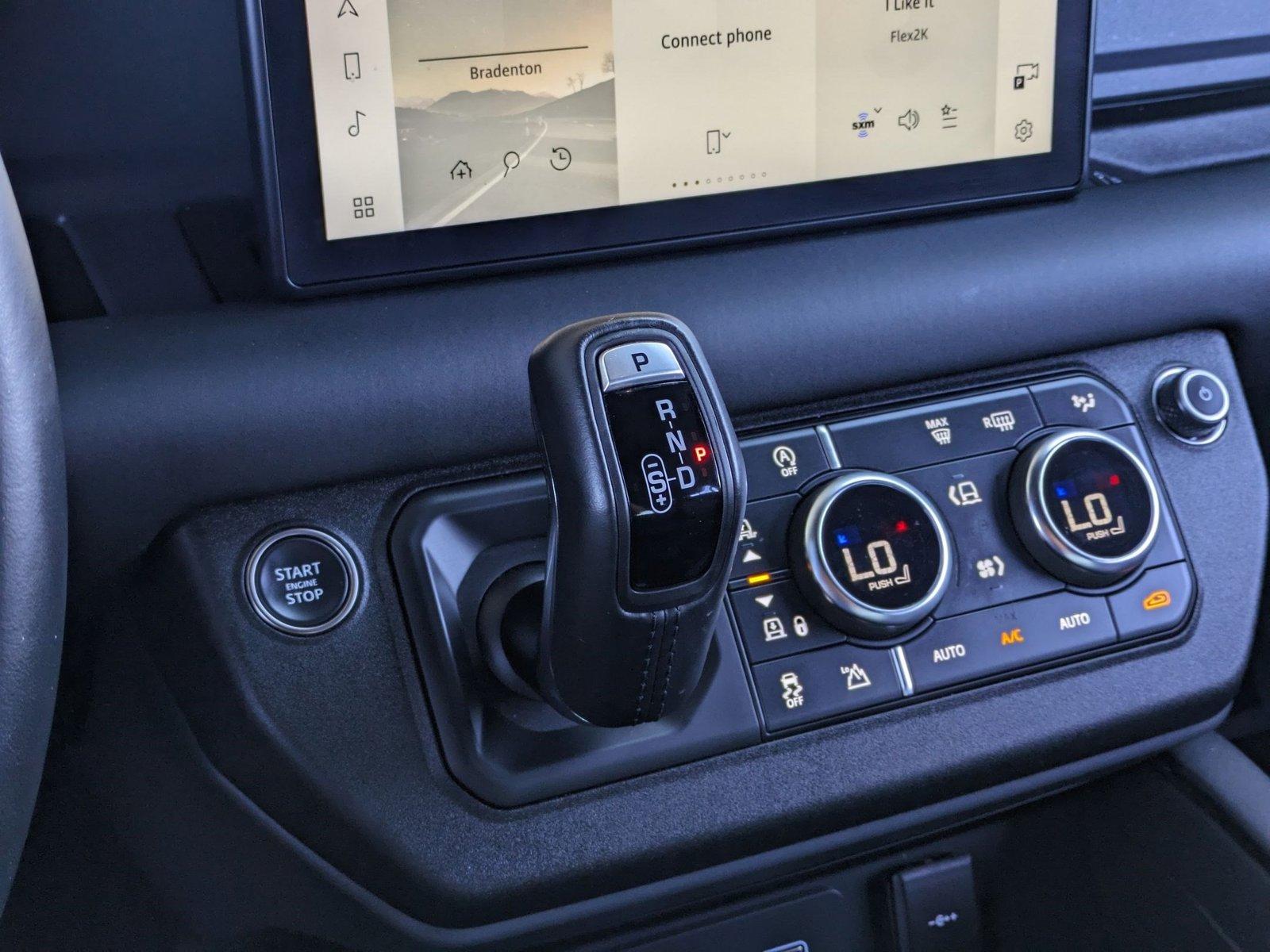 2024 Land Rover Defender Vehicle Photo in Tampa, FL 33614