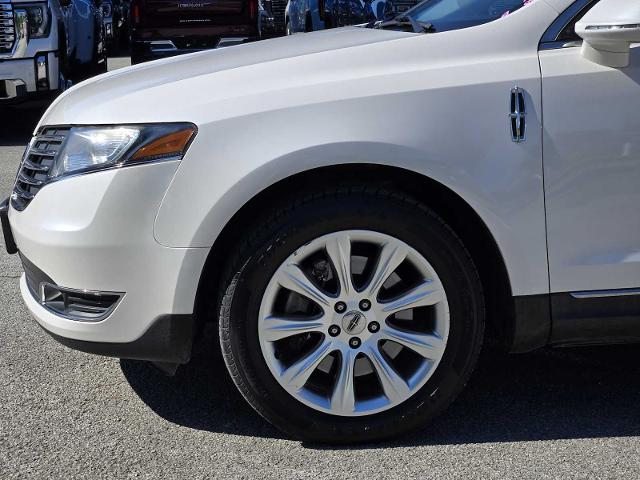 2017 Lincoln MKT Vehicle Photo in DENTON, TX 76210-9321