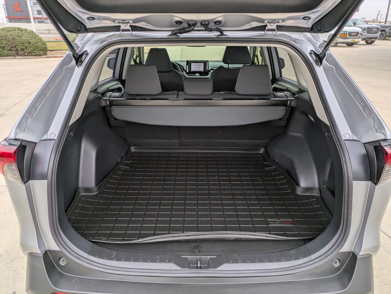 2020 Toyota RAV4 Vehicle Photo in SELMA, TX 78154-1460