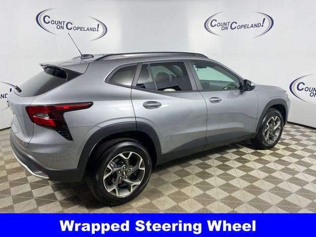 2025 Chevrolet Trax Vehicle Photo in BROCKTON, MA 02301-7113