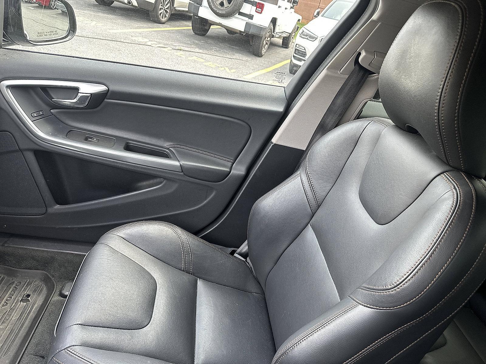 2017 Volvo V60 Cross Country Vehicle Photo in Lancaster, PA 17601