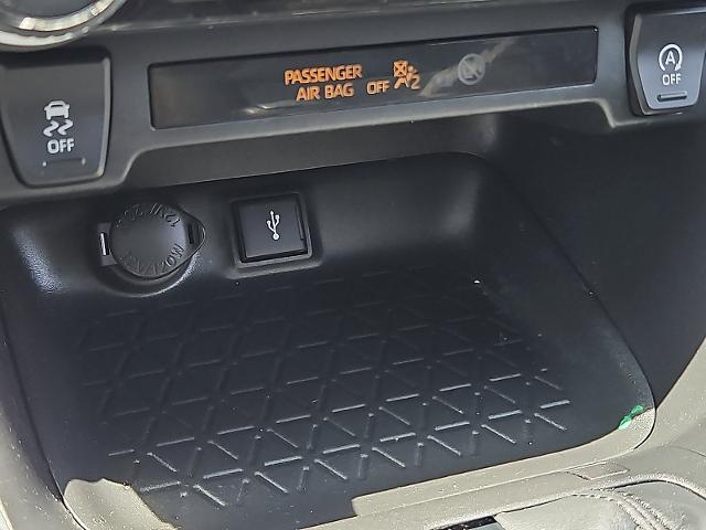 2021 Toyota RAV4 Vehicle Photo in TREVOSE, PA 19053-4984