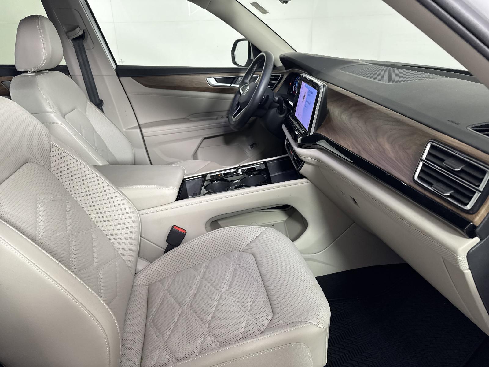 2024 Volkswagen Atlas Vehicle Photo in Georgetown, TX 78626